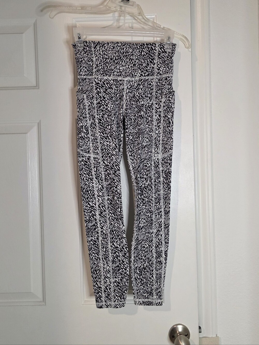 Athleta Black and White Allover Print Leggings